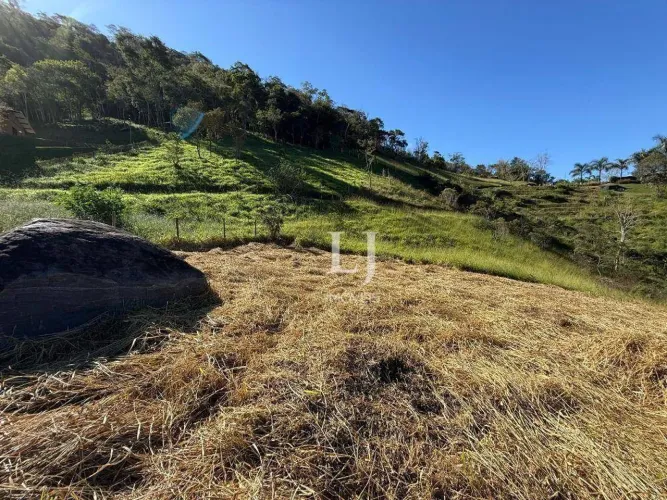 Terreno à venda em Secretário, 2150 m² por R$ 420.000 - Petrópolis/RJ