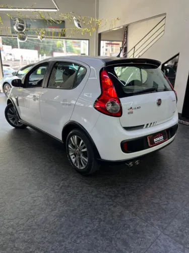 Fiat Palio Sporting 1.6 Flex 16V 5P 2016
