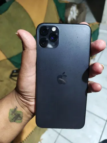 Vendo ou troco iPhone 11 pro Max 