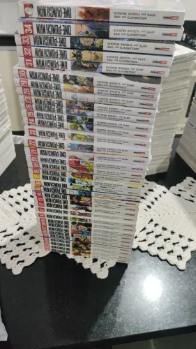 Manga One Punch Man 1 ao 34 + Catálogo de Herois