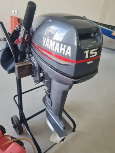 Motor de popa Yamaha 