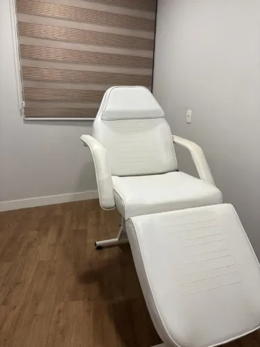 Maca Fixa Luxo Estética com 2 Gavetas - Estek