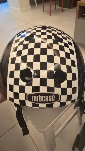 Capacete Nutcase Bike e Skate