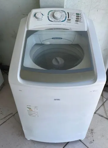 Vendo máquina de lavar electrolux 10 kg 220w