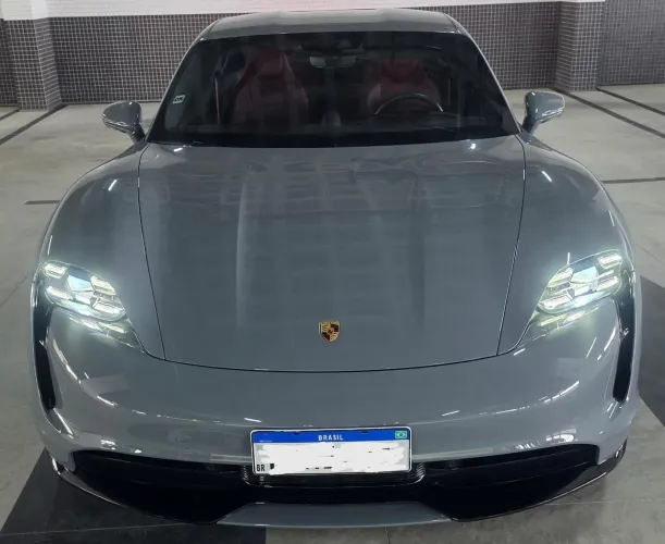 Porsche Taycan (elétrico) 2023