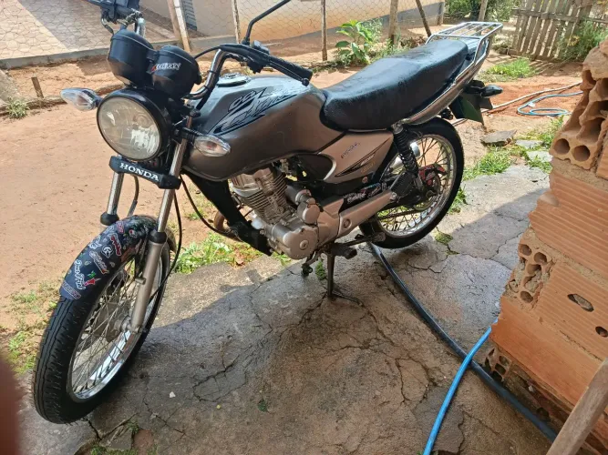 Moto Titan 125