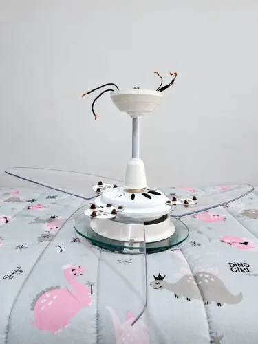 Ventilador de Teto com Luminária - 3 Pás - Usado