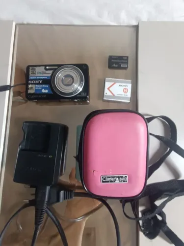 Câmera Sony cyber-shot complenta ótimo estado de conservação 14.1 MG funcionando
