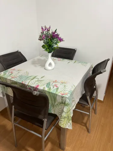 Vendo Mesa de vidro com 4 cadeiras