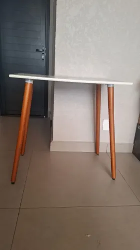 Mesinha escrivaninha pé palito