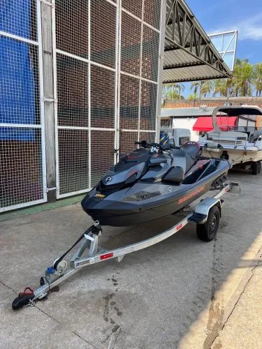 JET SKI 2024 GTR 300