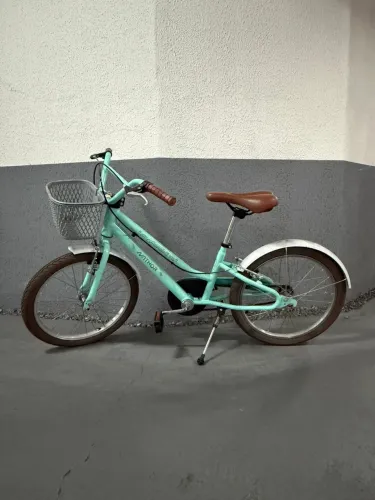 Vendo bicicleta semi nova modelo Antonella aro 20