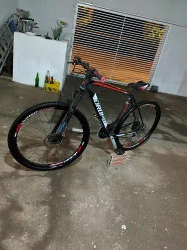 Vêndo bicicleta DROPP aro 29.