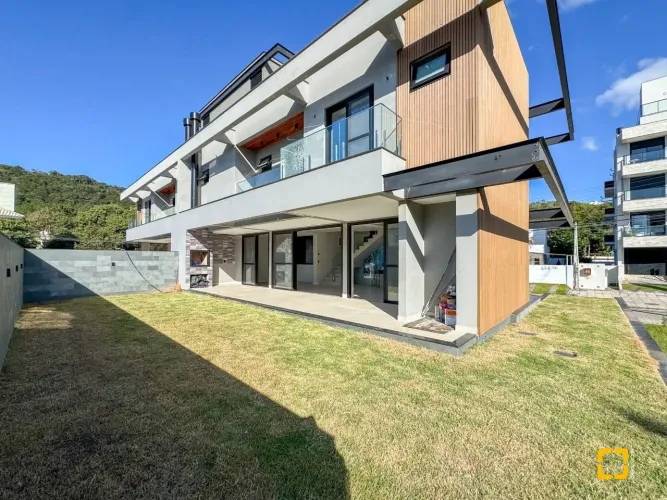 Casa - 3 suítes - 6 vagas - Jurerê | Florianópolis/SC