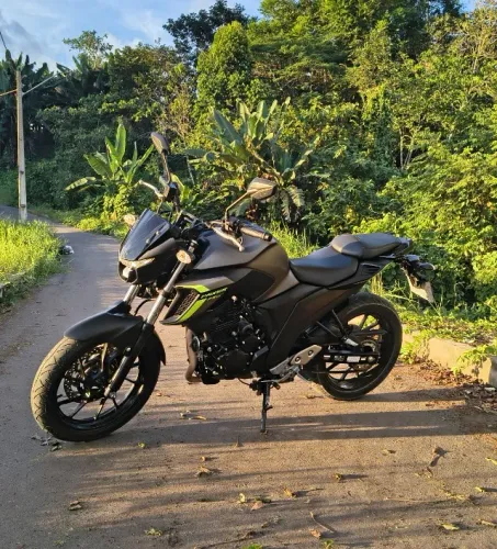 ? YAMAHA FZ25 2024 ? BAIXA KM, 100% REVISADA NA CONCESSIONÁRIA, QUITADA