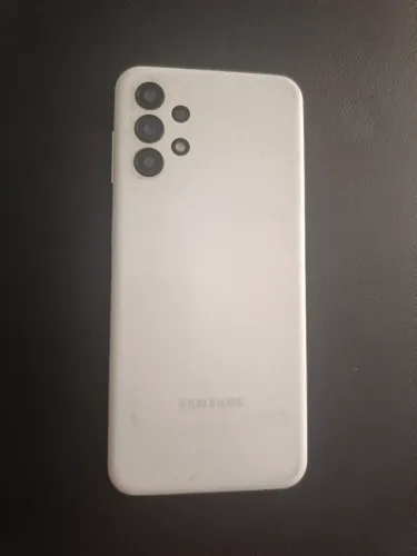 Samsung A13 4gb 128gb... Tela trincada mas não interfere funcionamento. 