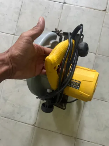 Vendo Serra circular vonder nova usada apenas duas vezes
