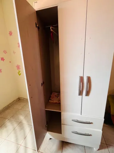 Vendo Guarda Roupa Infantil