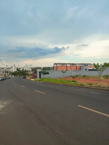 2 Terrenos Verde Umuarama 650 metros comercial ou residencial