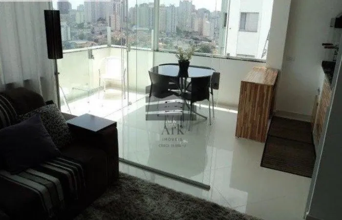 Cobertura duplex de 110m2 com ótima localização, próxima aos principais comércio