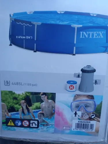 VENDO UMA PISCINA COMPLETA,NOVA NA CAIXA