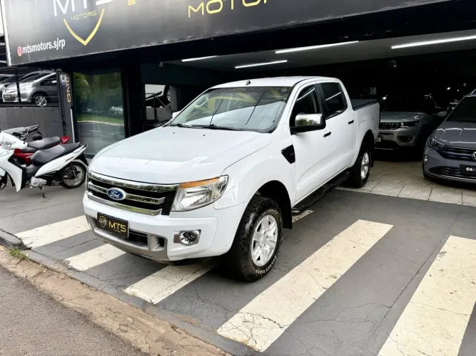 Ford Ranger XLT 2.5 16V 4X2 CD Flex 2014