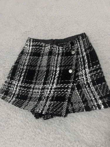 Short saia