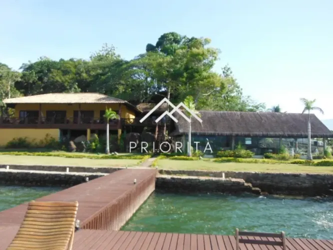 Casa Espetacular pra locação de temporada na ilha da Caieira! Angra dos Reis!