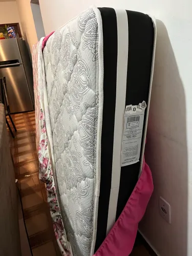 Vendo colchão usado porém muito bem conservado