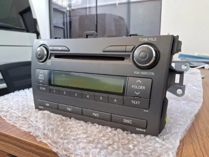 Radio Corolla 2010 bem conservado