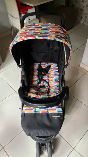Vendo carrinho de bebê - Voyage Delta