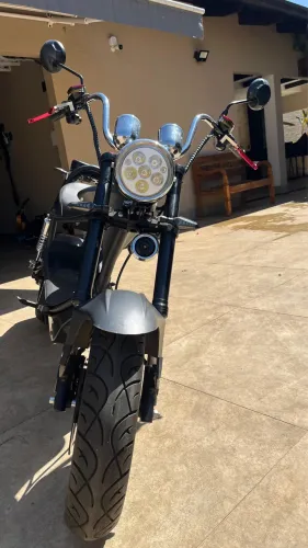 Moto elétrica disponível pra venda.