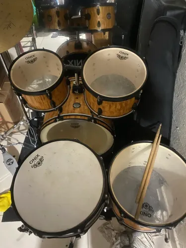 Vendo bateria Nagano toda Completinha