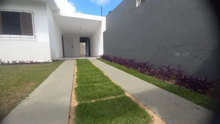 Casa para alugar no Feitosa - 3 quartos, suíte e quintal gramado