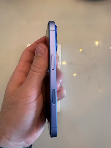 iPhone 16