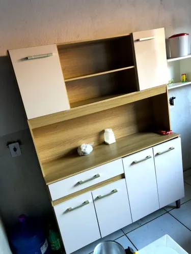Vendo guarda-roupa de solteiro e armário de cozinha, ambos usado somente 2 meses
