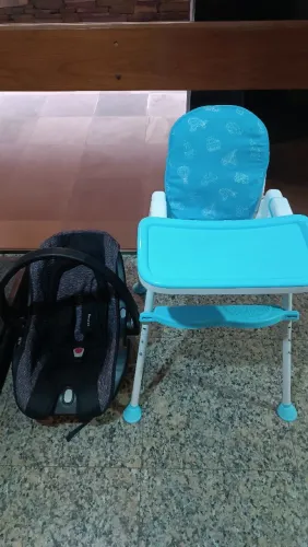Bebê conforto e cadeira pra alimentação usados !!