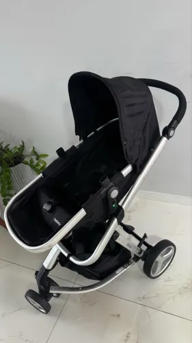 Carrinho de bebê com cadeirinha Safety First