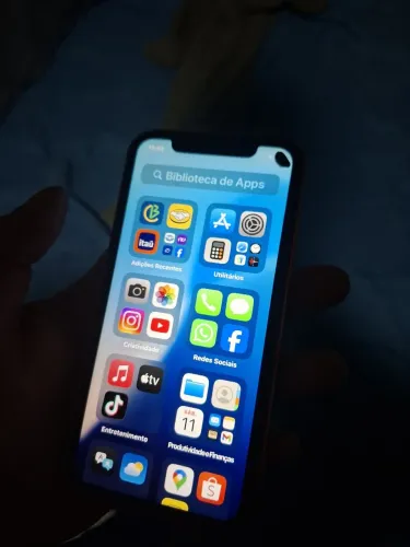 iPhone XR com a carcaça 17