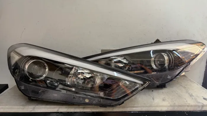 Par de farol new Tucson 2017/2022 original sem detalhes 