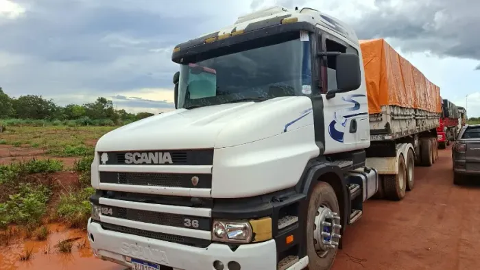 Scania 124 360cv 1999 + Carreta Guerra Graneleiro 2007 - Conjunto Completo