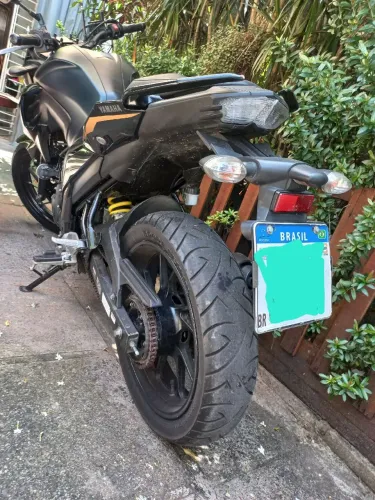 Vendo moto fz 25, único dono praticamente nova