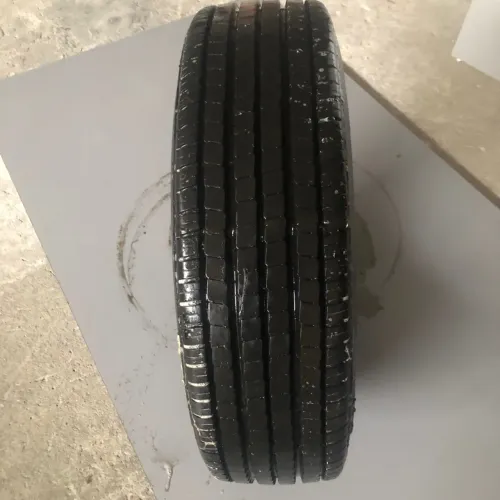 Pneu215/75R17.5