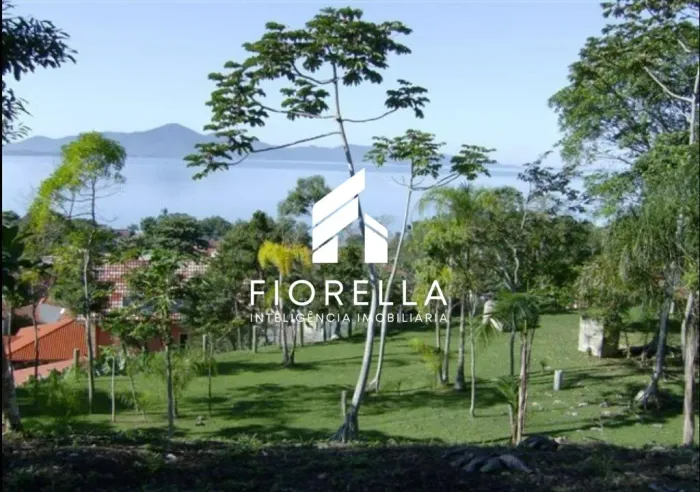 Terreno de 22.45m², no bairro Ponta de baixo em São José - SC