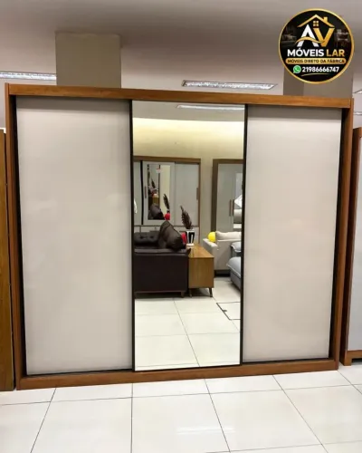 Guarda roupa 2 metros 73 cm de largura,altura 2 metros 34