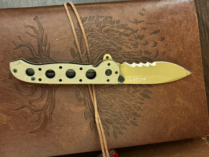 Canivete CRKT M21-12GD ? Kit Carson
