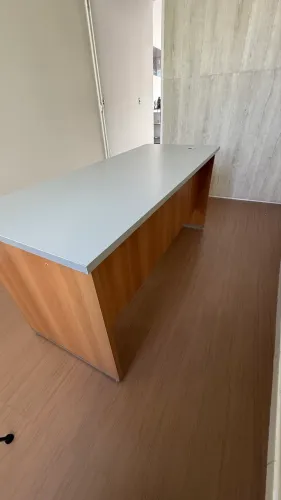 Mesa escritório impecável 