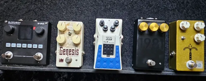 Pedais de guitarra 