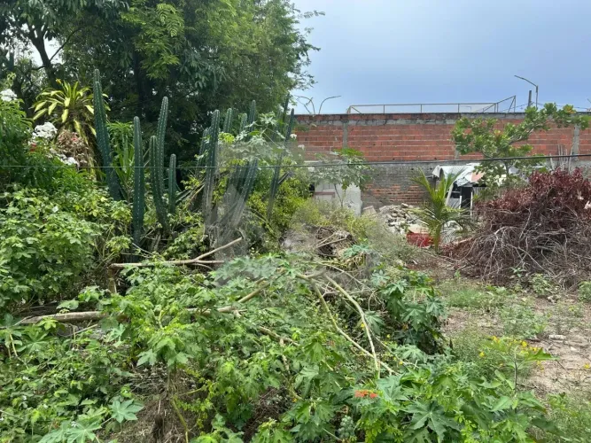 Lote à Venda na Farolândia de 1.940m² com Fácil Acesso e Ótima Localização