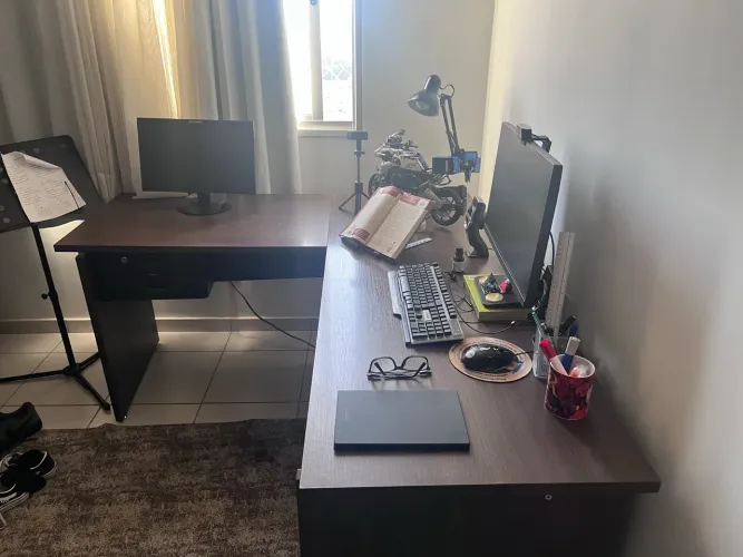 MESA DE ESCRITÓRIO EM L
